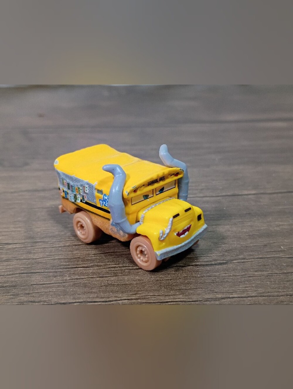 Disney Pixar Cars Mini Racers Thunder Hollow Muddy Miss Fritter Diecast